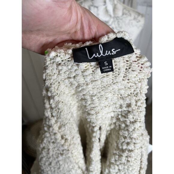 Lulu's Women's Cream Cropped Cross Back Sweater Top Size Small - Picture 4 of 7